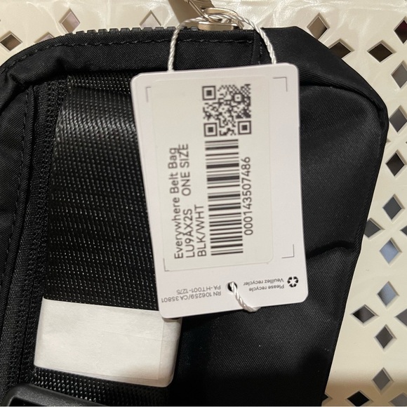 Lululemon Black Belt Bag - Picture 3 of 5